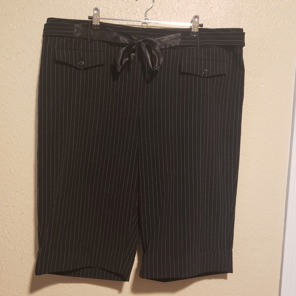 Lane Bryant‎ Bermuda Shorts with Satin Belt Size 20